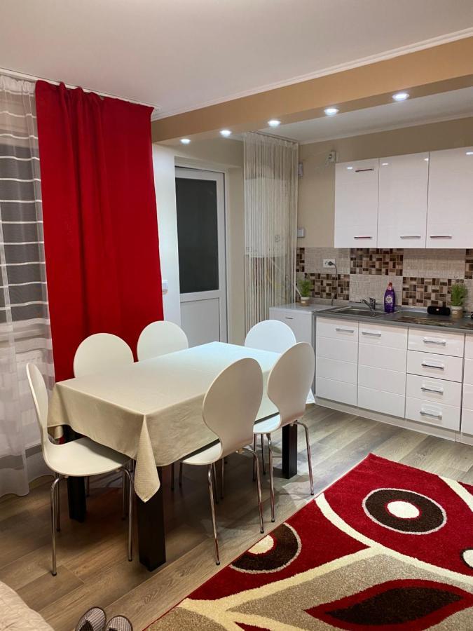8 Residence Apartament Cavnic Luaran gambar